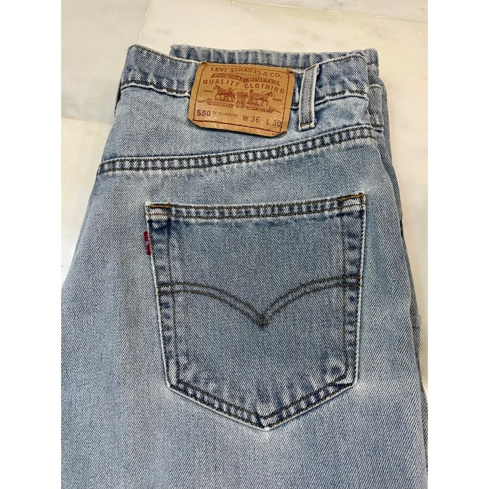 MEN'S VINTAGE (90's) LEVI'S 550 Red Tab, 36